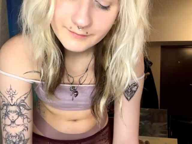 MaryjaneMacdougal webcam