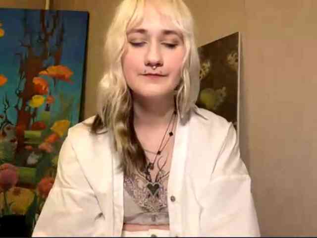 MaryjaneMacdougal webcam