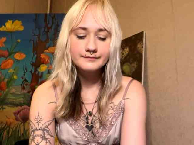 MaryjaneMacdougal webcam