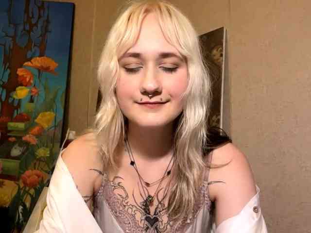 MaryjaneMacdougal webcam
