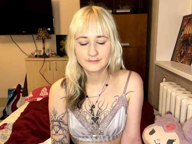 MaryjaneMacdougal webcam
