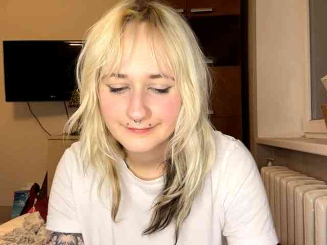 MaryjaneMacdougal webcam