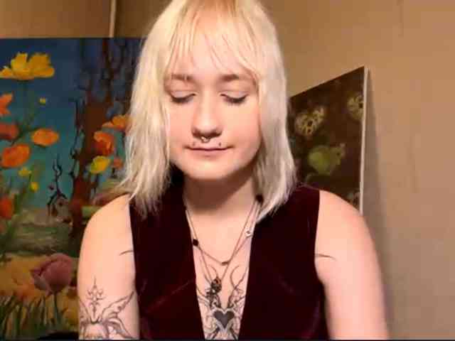 MaryjaneMacdougal webcam