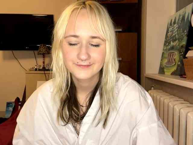 MaryjaneMacdougal webcam