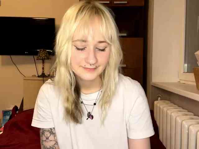 MaryjaneMacdougal webcam