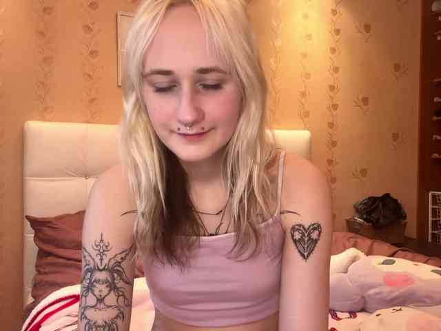 MaryjaneMacdougal webcam