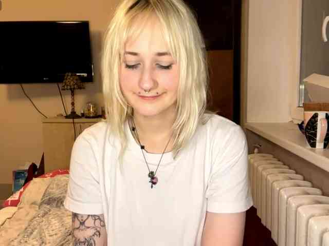 MaryjaneMacdougal webcam