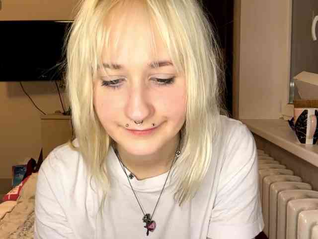 MaryjaneMacdougal webcam