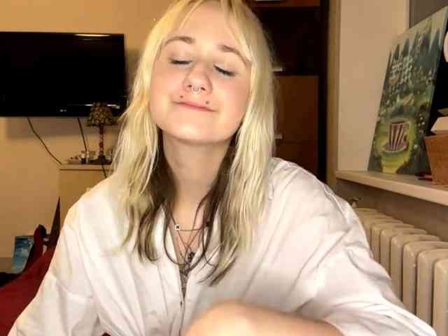 MaryjaneMacdougal webcam