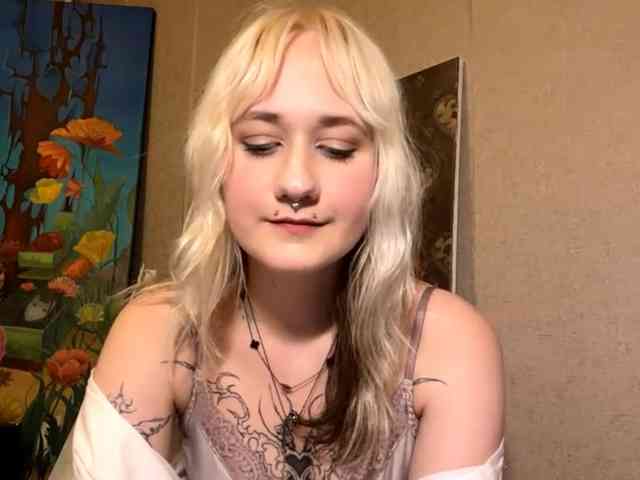 MaryjaneMacdougal webcam
