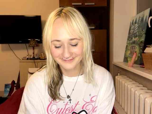 MaryjaneMacdougal webcam