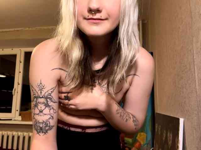 MaryjaneMacdougal webcam