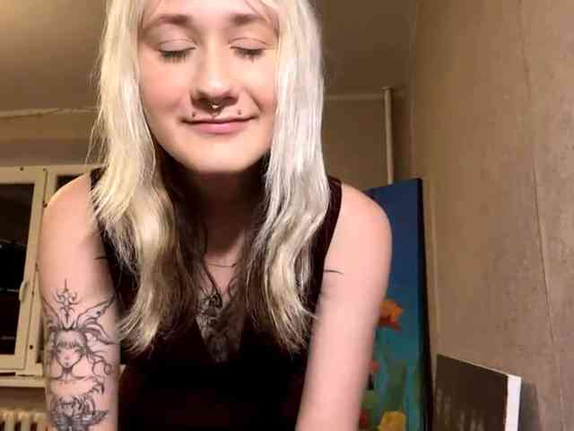 MaryjaneMacdougal webcam
