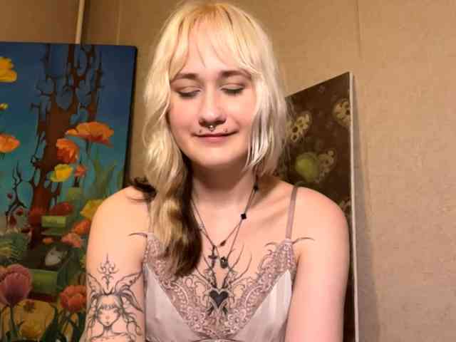 MaryjaneMacdougal webcam