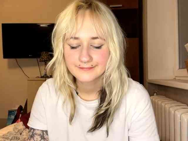 MaryjaneMacdougal webcam