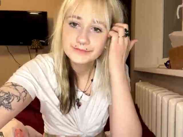 MaryjaneMacdougal webcam