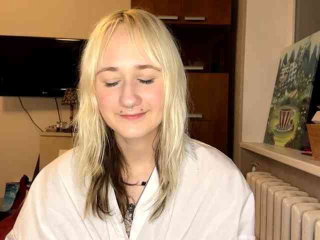 MaryjaneMacdougal webcam