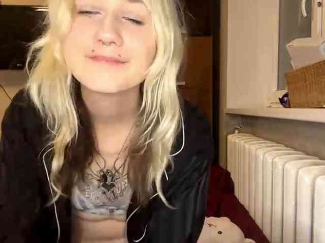 MaryjaneMacdougal webcam