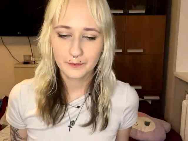 MaryjaneMacdougal webcam