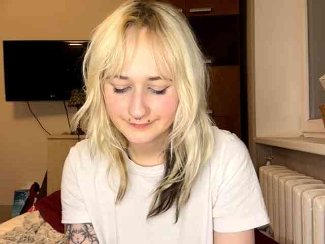 MaryjaneMacdougal webcam