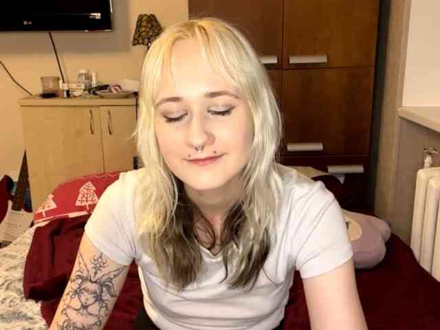MaryjaneMacdougal webcam