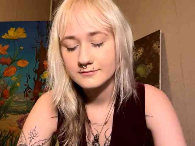 MaryjaneMacdougal webcam