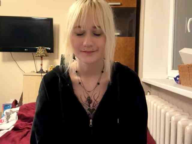 MaryjaneMacdougal webcam