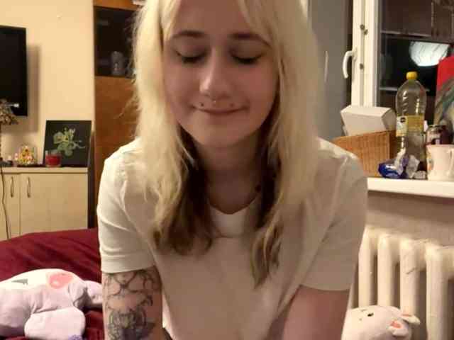 MaryjaneMacdougal webcam