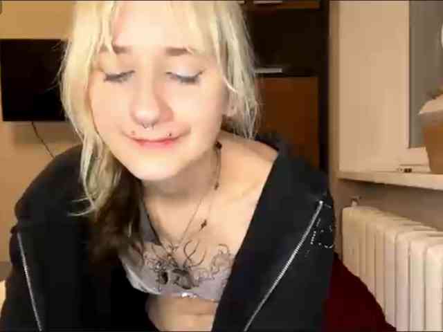 MaryjaneMacdougal webcam