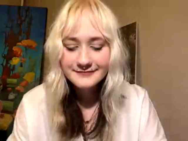 MaryjaneMacdougal webcam