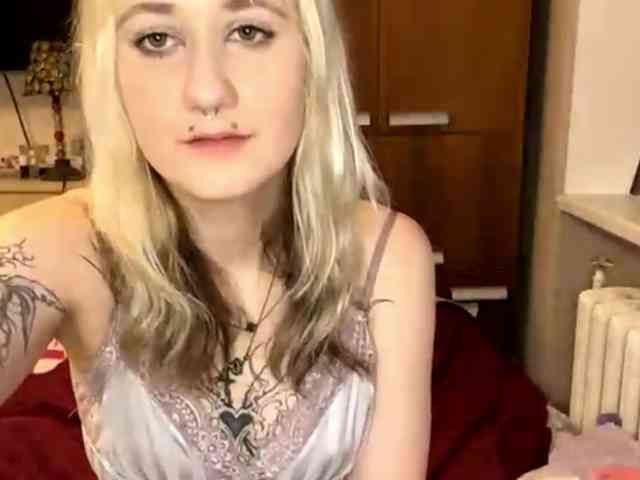 MaryjaneMacdougal webcam