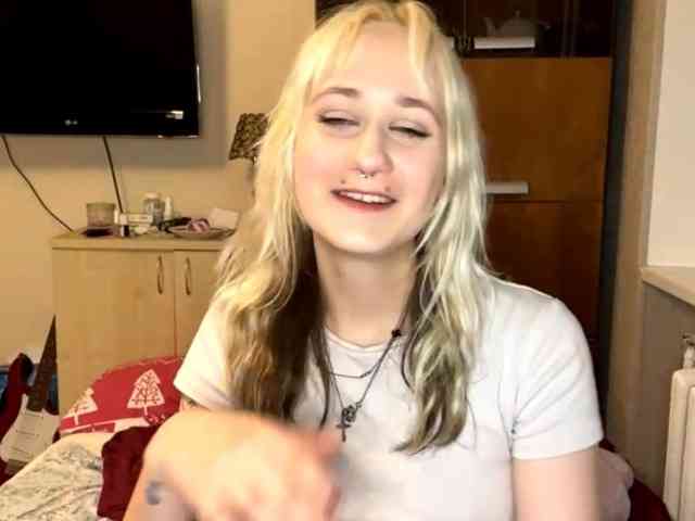 MaryjaneMacdougal webcam