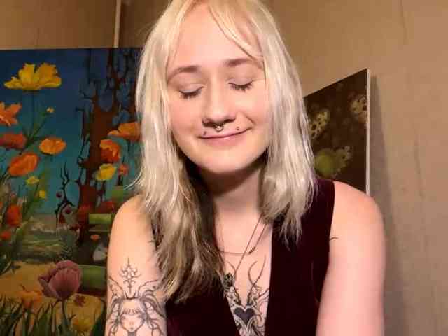 MaryjaneMacdougal webcam
