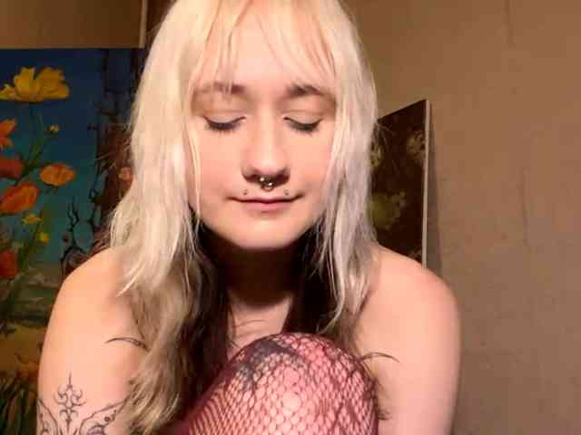 MaryjaneMacdougal webcam