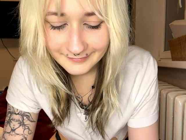 MaryjaneMacdougal webcam