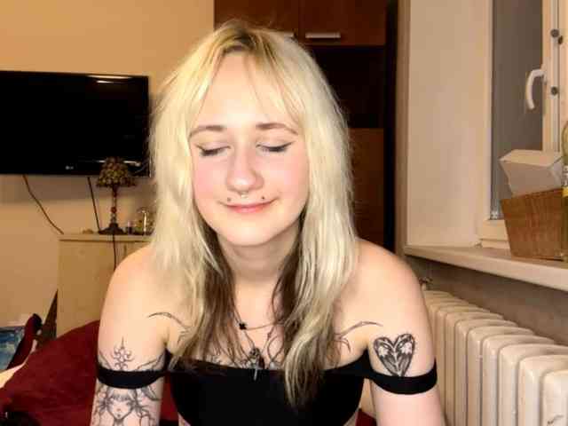 MaryjaneMacdougal webcam