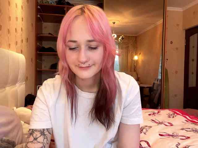 MaryjaneMacdougal webcam