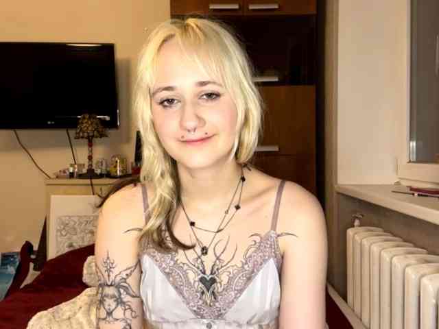 MaryjaneMacdougal webcam