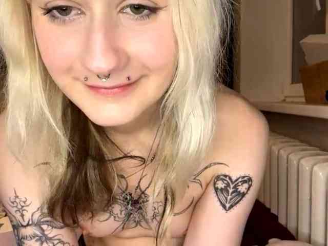 MaryjaneMacdougal webcam