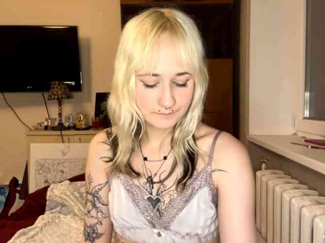 MaryjaneMacdougal webcam