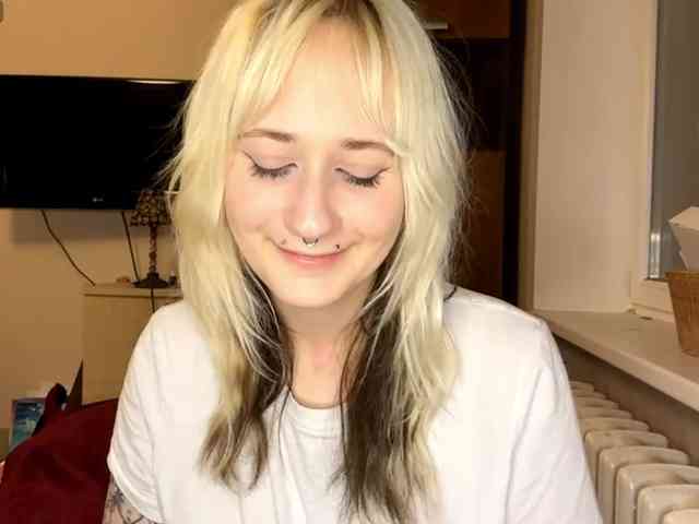 MaryjaneMacdougal webcam