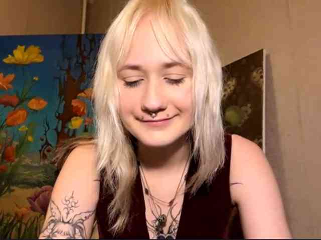 MaryjaneMacdougal webcam