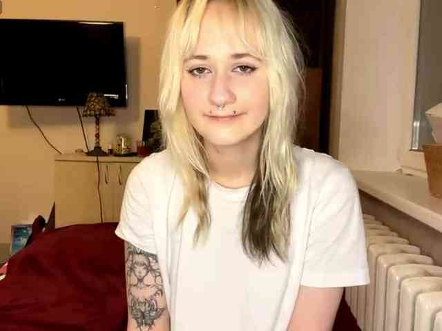 MaryjaneMacdougal webcam