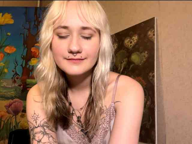 MaryjaneMacdougal webcam
