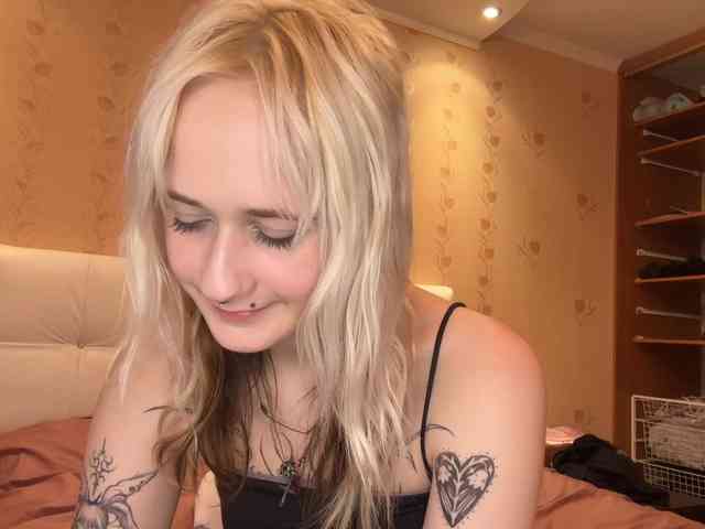 MaryjaneMacdougal webcam