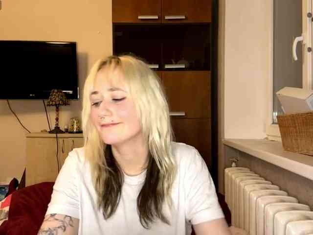 MaryjaneMacdougal webcam