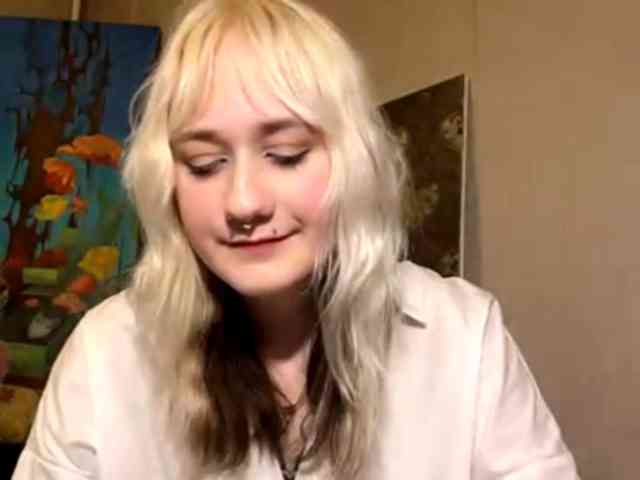 MaryjaneMacdougal webcam