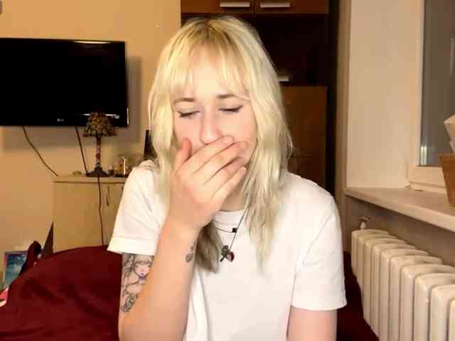 MaryjaneMacdougal webcam