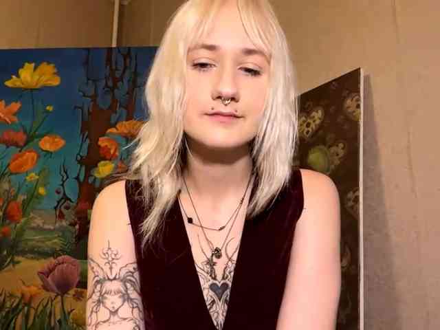 MaryjaneMacdougal webcam