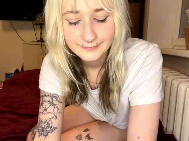 MaryjaneMacdougal webcam